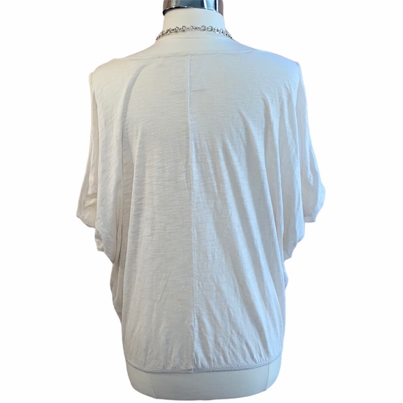 GUESS Cream Open Slit Shoulder BOHO Feather Graphic Dolman Sleeve Loose Fit Top - Picture 3 of 7